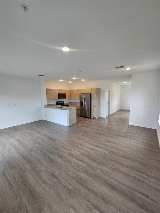 For Rent: $2,390 (3 beds, 2 baths, 1687 Square Feet)