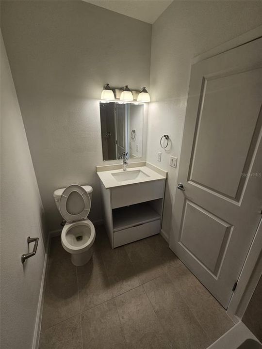 For Rent: $2,390 (3 beds, 2 baths, 1687 Square Feet)
