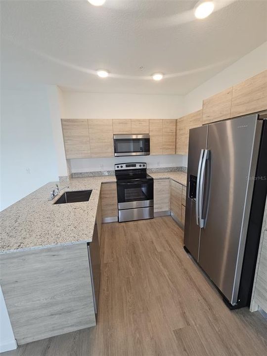 For Rent: $2,390 (3 beds, 2 baths, 1687 Square Feet)