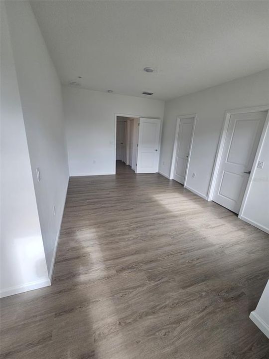 For Rent: $2,390 (3 beds, 2 baths, 1687 Square Feet)