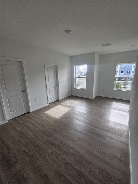 For Rent: $2,390 (3 beds, 2 baths, 1687 Square Feet)