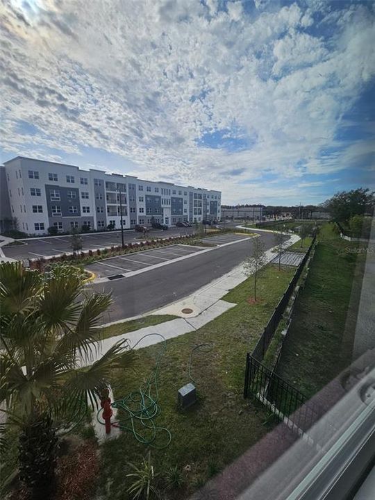 For Rent: $2,390 (3 beds, 2 baths, 1687 Square Feet)