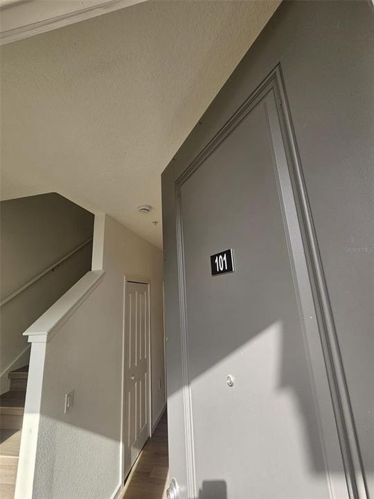 For Rent: $2,390 (3 beds, 2 baths, 1687 Square Feet)