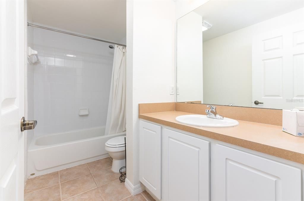 For Sale: $235,000 (2 beds, 2 baths, 1088 Square Feet)