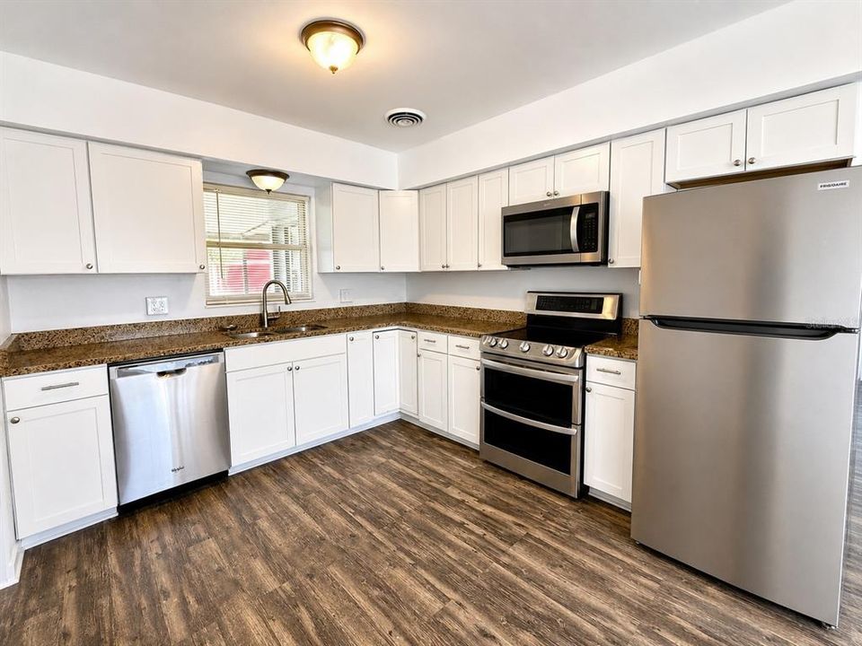 Active With Contract: $315,000 (3 beds, 2 baths, 1358 Square Feet)