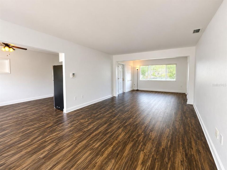 Active With Contract: $315,000 (3 beds, 2 baths, 1358 Square Feet)