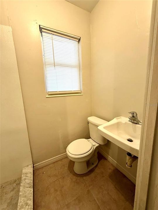 Active With Contract: $315,000 (3 beds, 2 baths, 1358 Square Feet)
