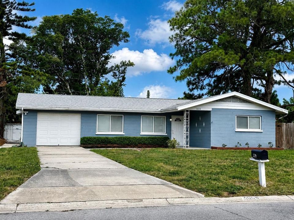 Active With Contract: $315,000 (3 beds, 2 baths, 1358 Square Feet)