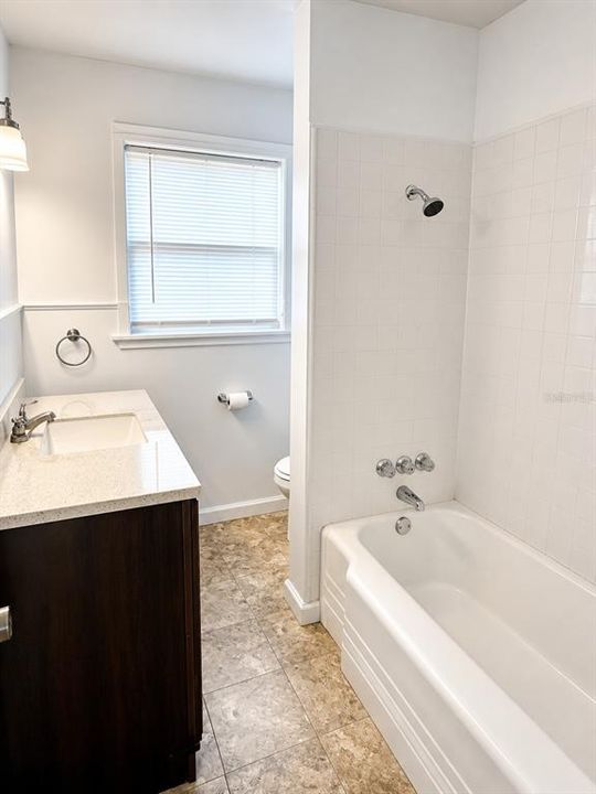 Active With Contract: $315,000 (3 beds, 2 baths, 1358 Square Feet)