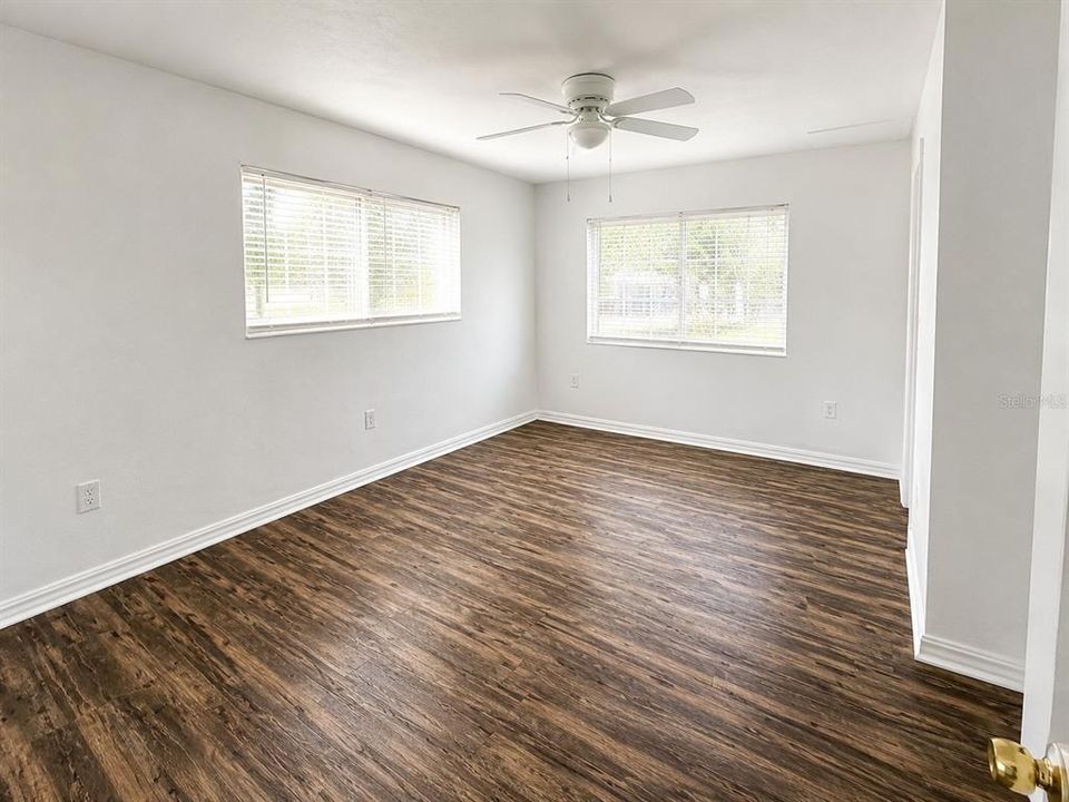 Active With Contract: $315,000 (3 beds, 2 baths, 1358 Square Feet)