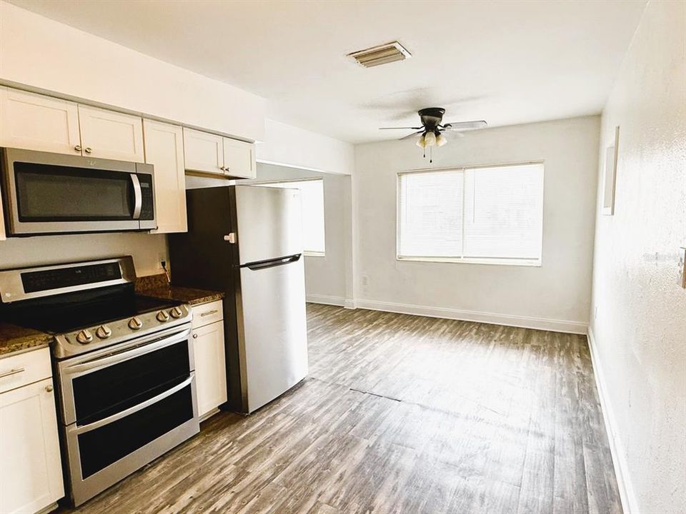 Active With Contract: $315,000 (3 beds, 2 baths, 1358 Square Feet)
