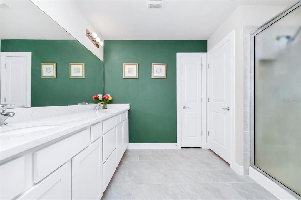 En Venta: $429,000 (4 camas, 2 baños, 2395 Pies cuadrados)
