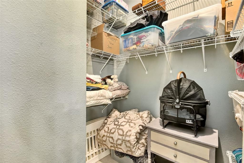 Activo con contrato: $929,900 (4 camas, 3 baños, 3350 Pies cuadrados)