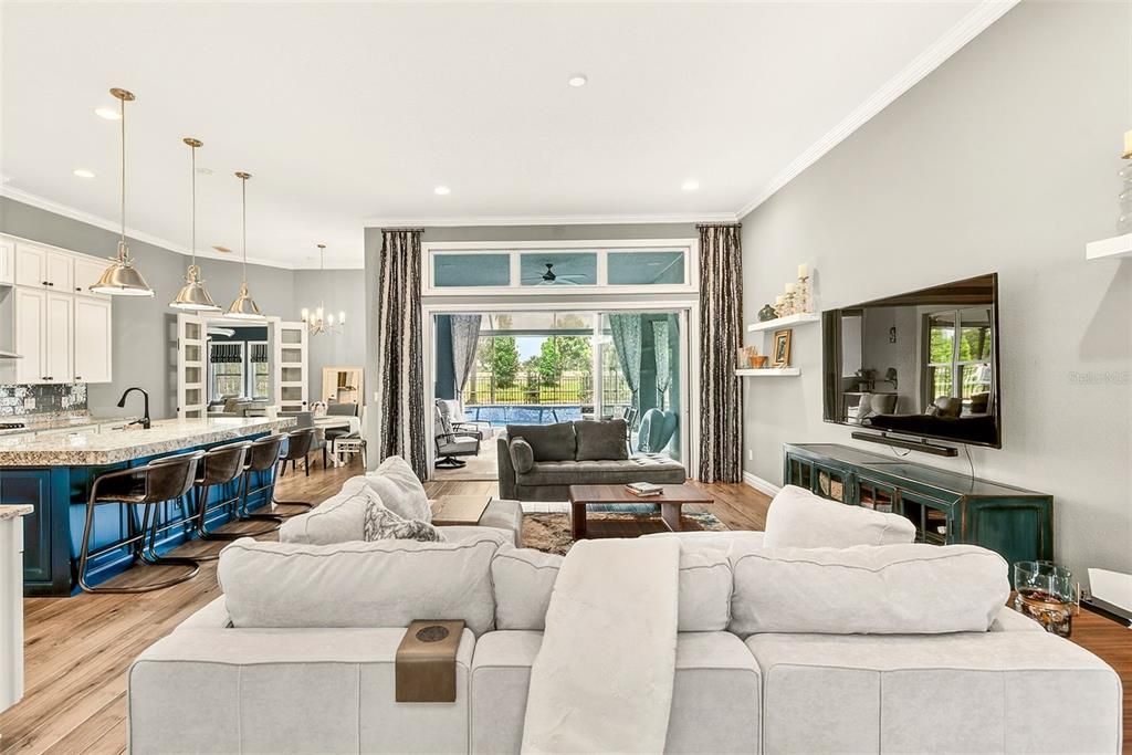 Activo con contrato: $929,900 (4 camas, 3 baños, 3350 Pies cuadrados)