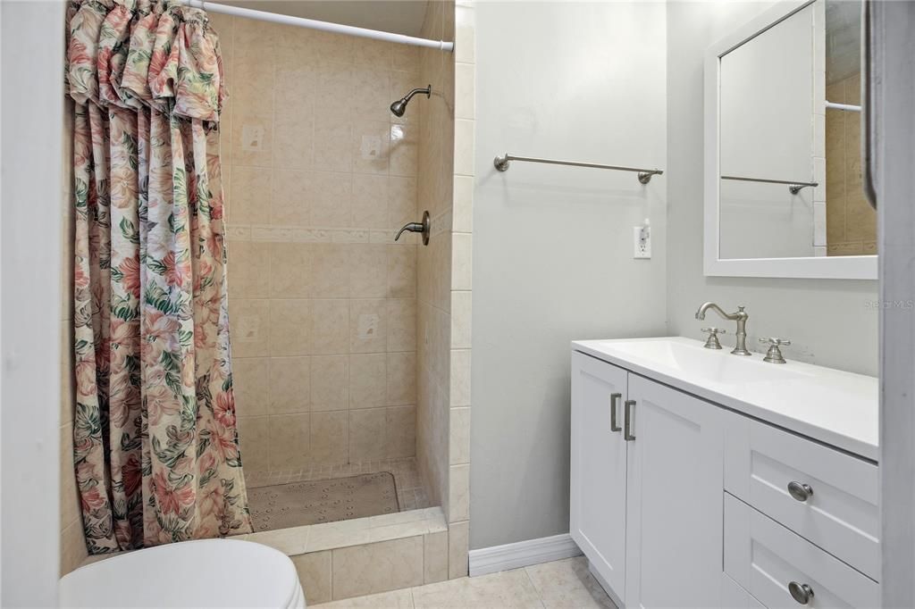 For Sale: $290,000 (3 beds, 2 baths, 1424 Square Feet)