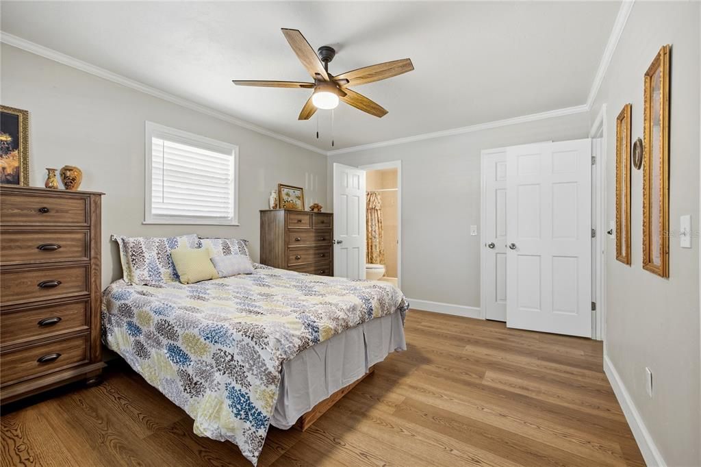 For Sale: $290,000 (3 beds, 2 baths, 1424 Square Feet)