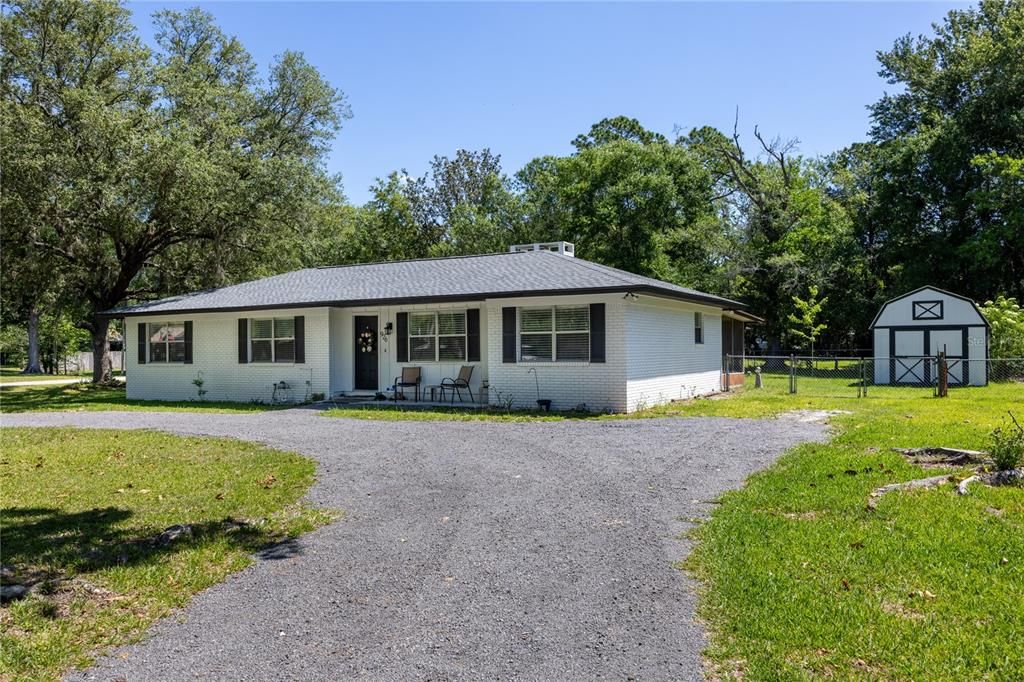 For Sale: $290,000 (3 beds, 2 baths, 1424 Square Feet)
