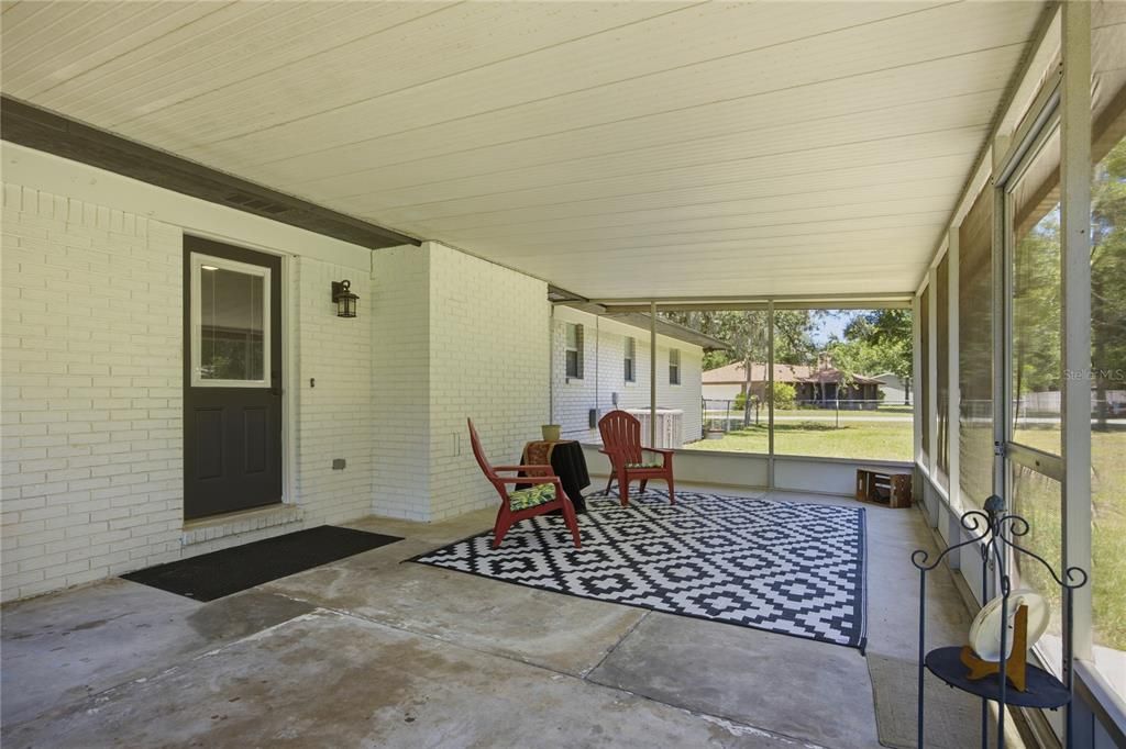 For Sale: $290,000 (3 beds, 2 baths, 1424 Square Feet)