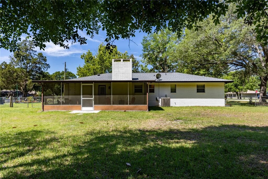 For Sale: $290,000 (3 beds, 2 baths, 1424 Square Feet)