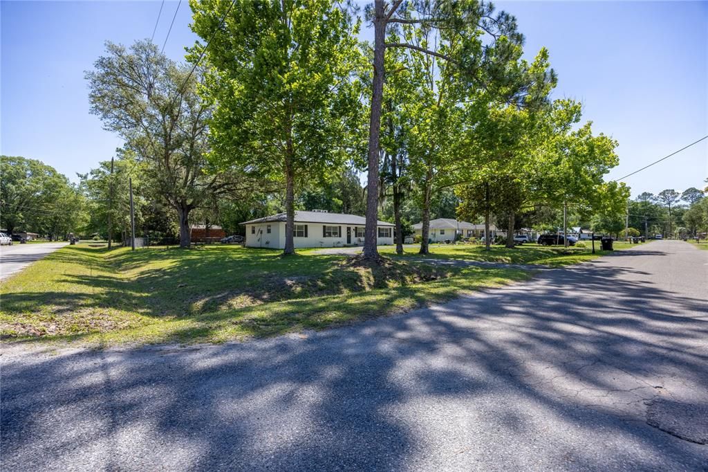 For Sale: $290,000 (3 beds, 2 baths, 1424 Square Feet)