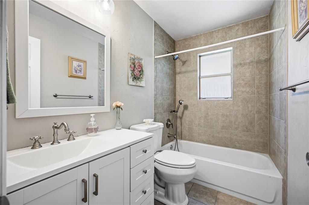 For Sale: $290,000 (3 beds, 2 baths, 1424 Square Feet)