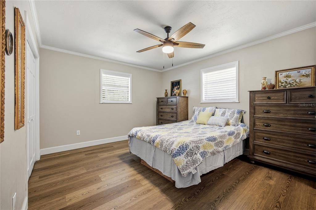 For Sale: $290,000 (3 beds, 2 baths, 1424 Square Feet)