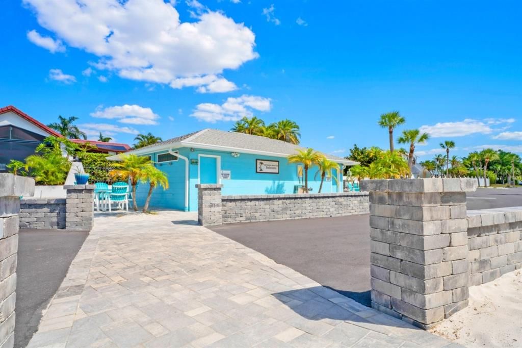 En Venta: $975,000 (3 camas, 2 baños, 2286 Pies cuadrados)