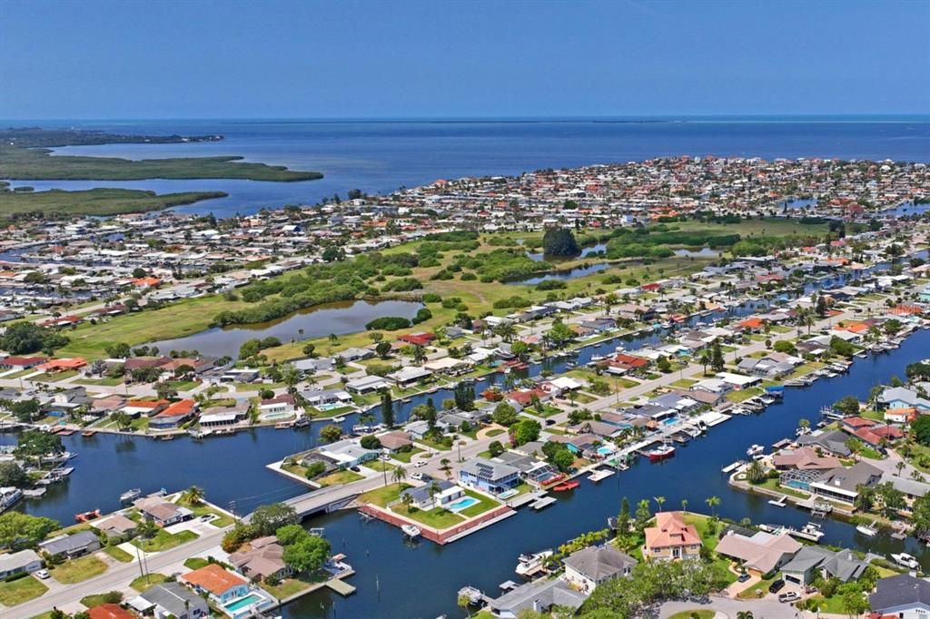 En Venta: $975,000 (3 camas, 2 baños, 2286 Pies cuadrados)