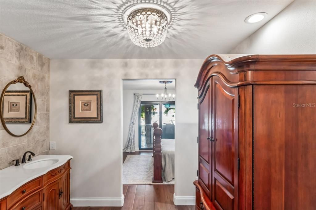 En Venta: $975,000 (3 camas, 2 baños, 2286 Pies cuadrados)