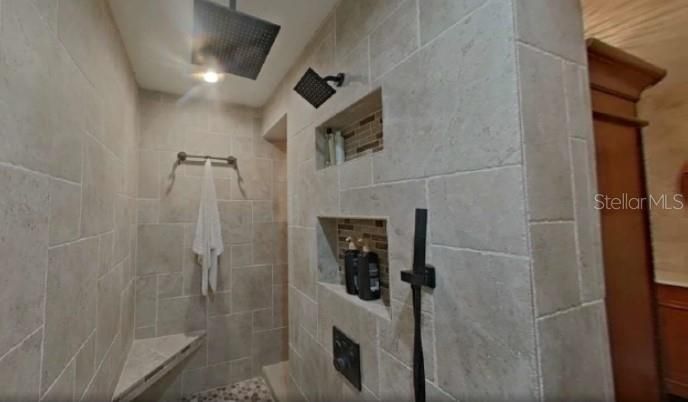 En Venta: $975,000 (3 camas, 2 baños, 2286 Pies cuadrados)