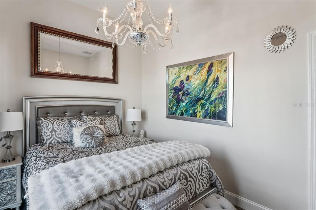 En Venta: $975,000 (3 camas, 2 baños, 2286 Pies cuadrados)