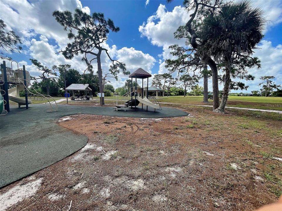 For Sale: $298,000 (2 beds, 2 baths, 1215 Square Feet)