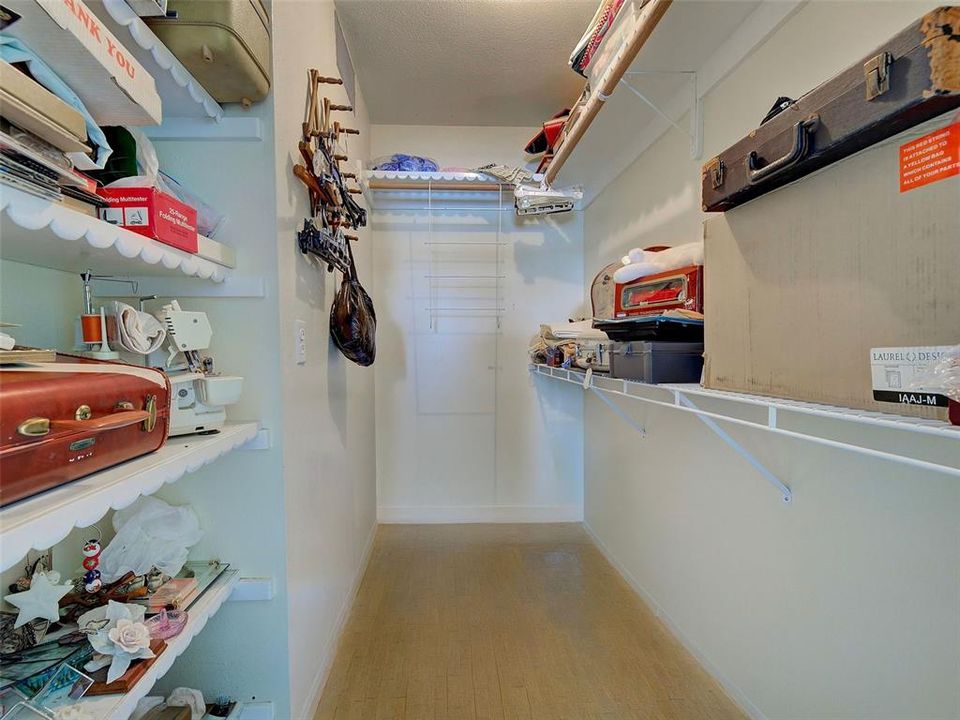 For Sale: $298,000 (2 beds, 2 baths, 1215 Square Feet)