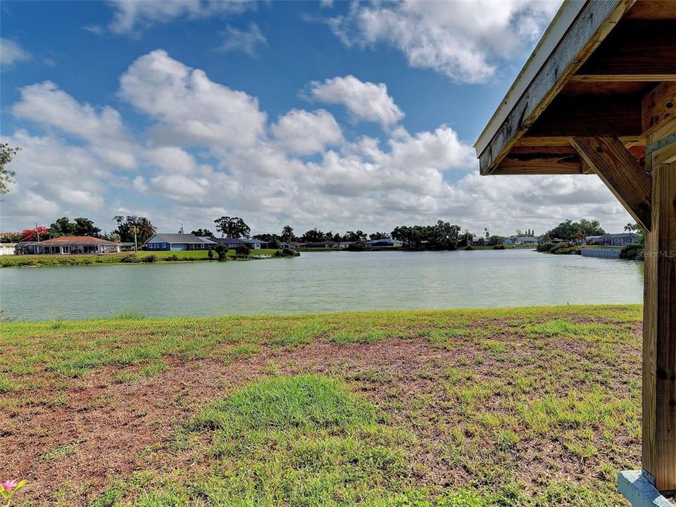 For Sale: $298,000 (2 beds, 2 baths, 1215 Square Feet)