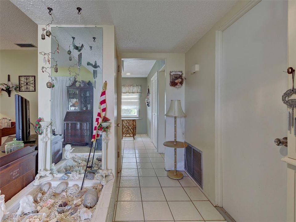 For Sale: $298,000 (2 beds, 2 baths, 1215 Square Feet)