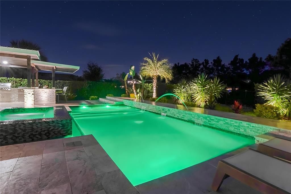 Activo con contrato: $1,290,000 (5 camas, 4 baños, 3457 Pies cuadrados)