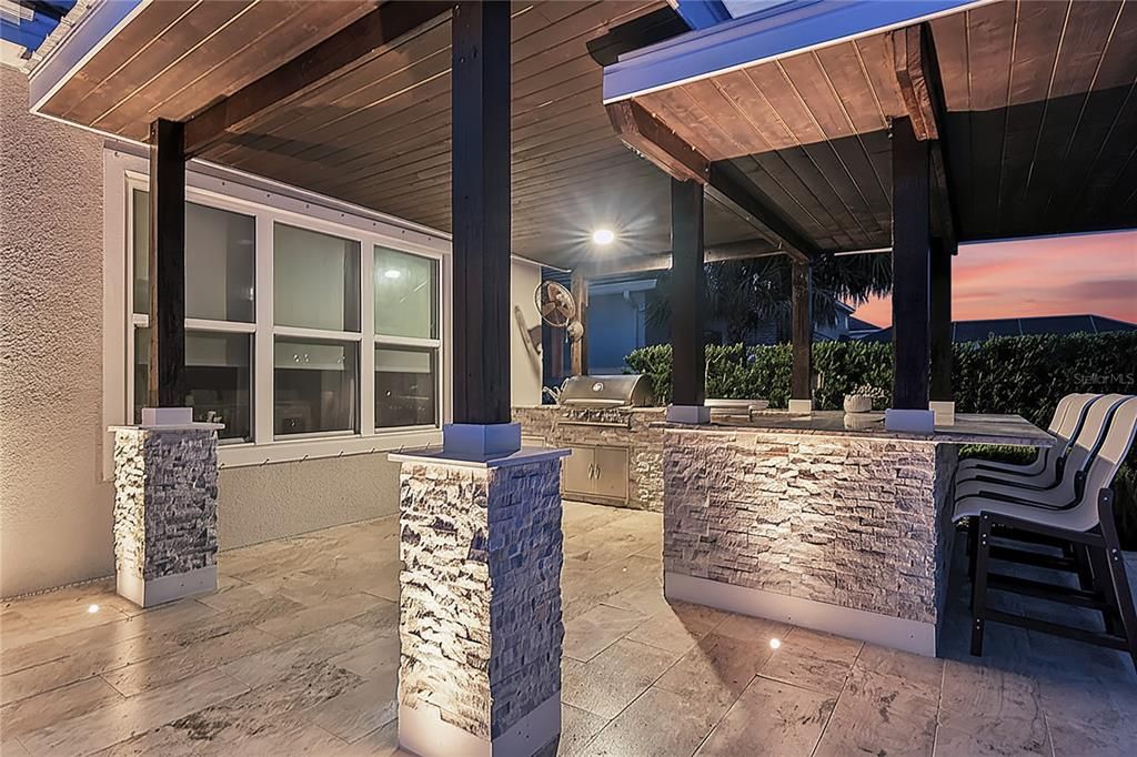 Activo con contrato: $1,290,000 (5 camas, 4 baños, 3457 Pies cuadrados)