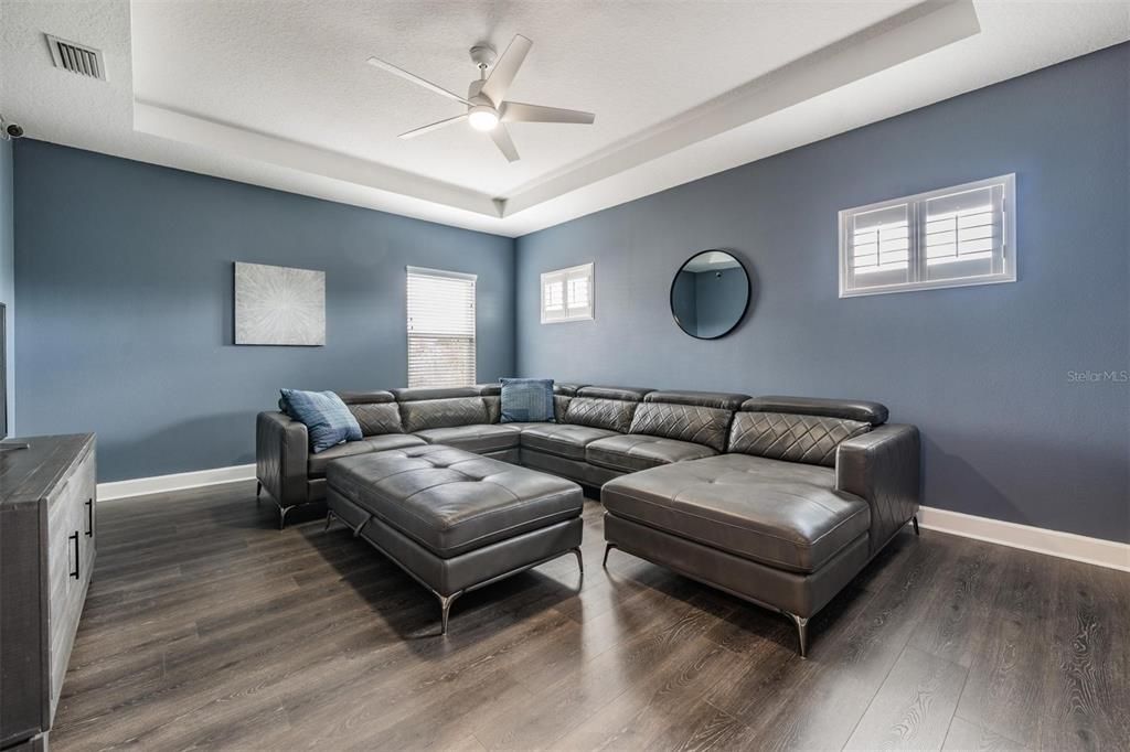 Activo con contrato: $1,290,000 (5 camas, 4 baños, 3457 Pies cuadrados)
