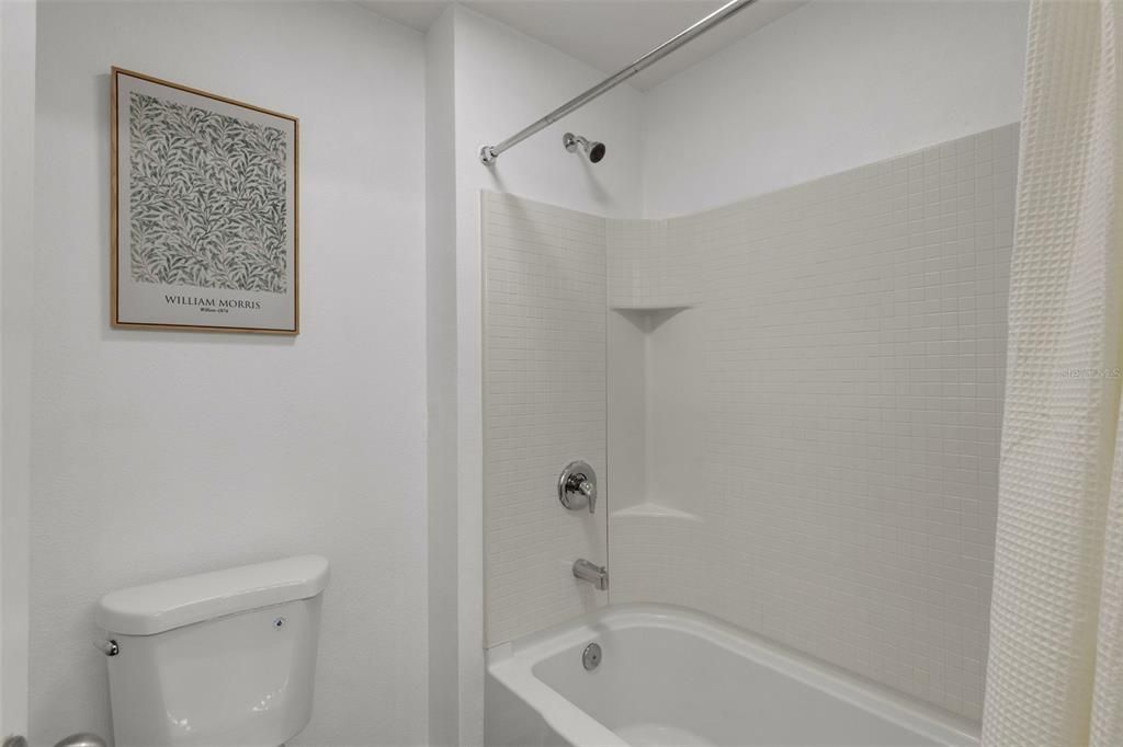 В аренду: $3,400 (5 спален, 2 ванн, 2594 Квадратных фут)