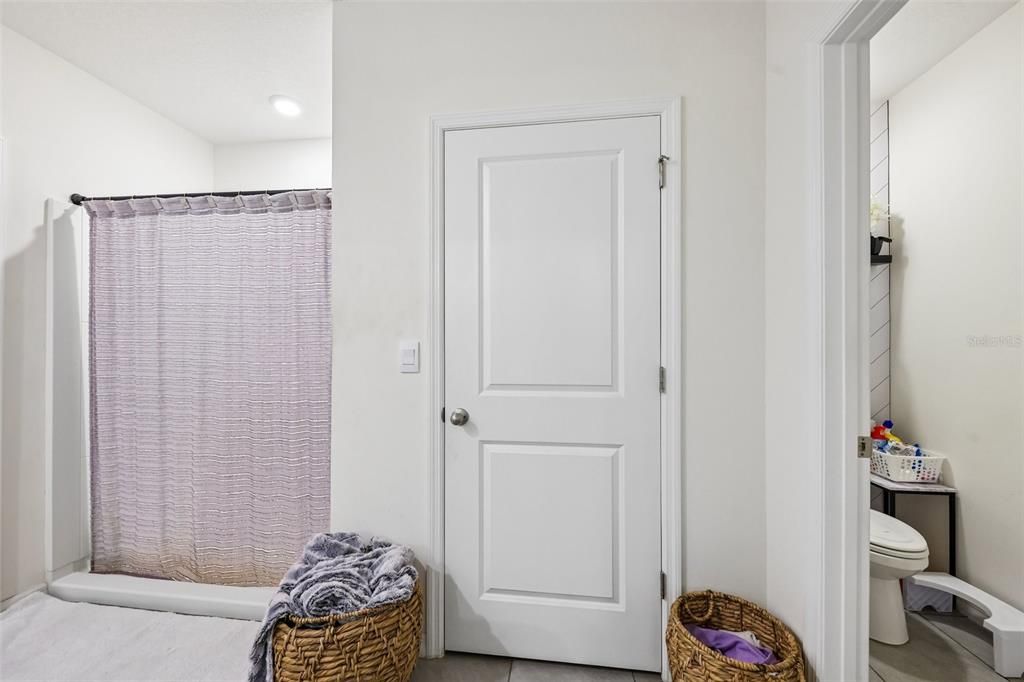 For Sale: $299,990 (4 beds, 2 baths, 2319 Square Feet)