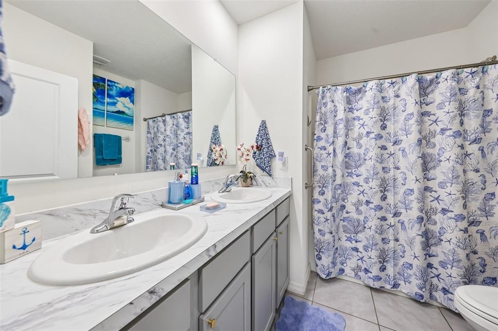 For Sale: $299,990 (4 beds, 2 baths, 2319 Square Feet)
