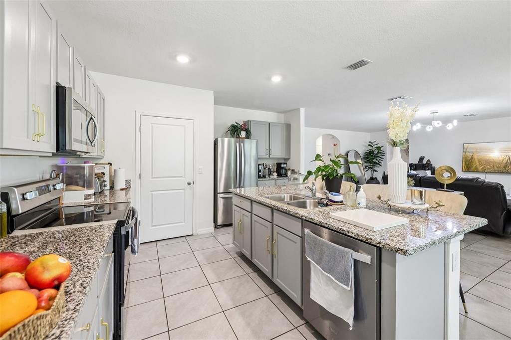 For Sale: $299,990 (4 beds, 2 baths, 2319 Square Feet)