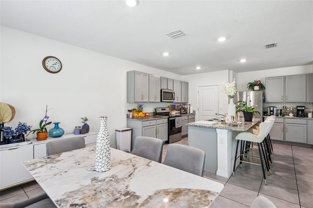 For Sale: $299,990 (4 beds, 2 baths, 2319 Square Feet)