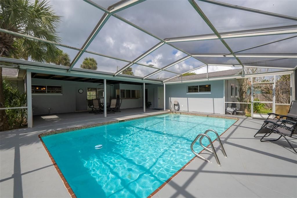 For Sale: $642,000 (4 beds, 2 baths, 1864 Square Feet)