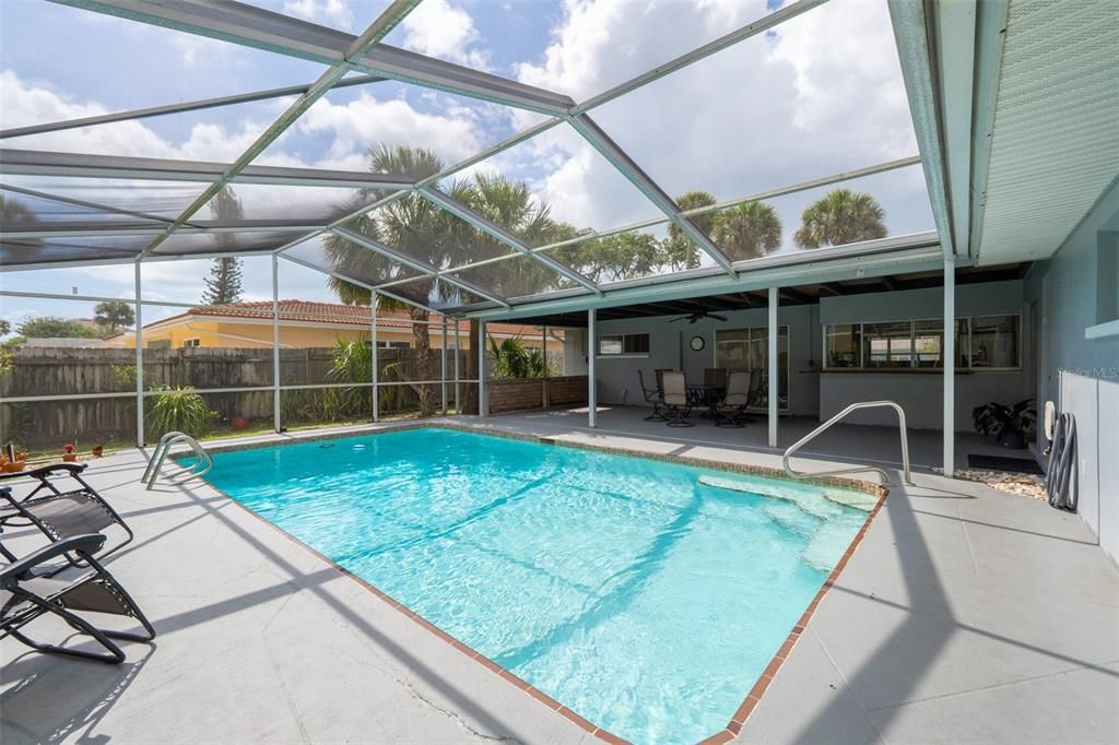 For Sale: $642,000 (4 beds, 2 baths, 1864 Square Feet)