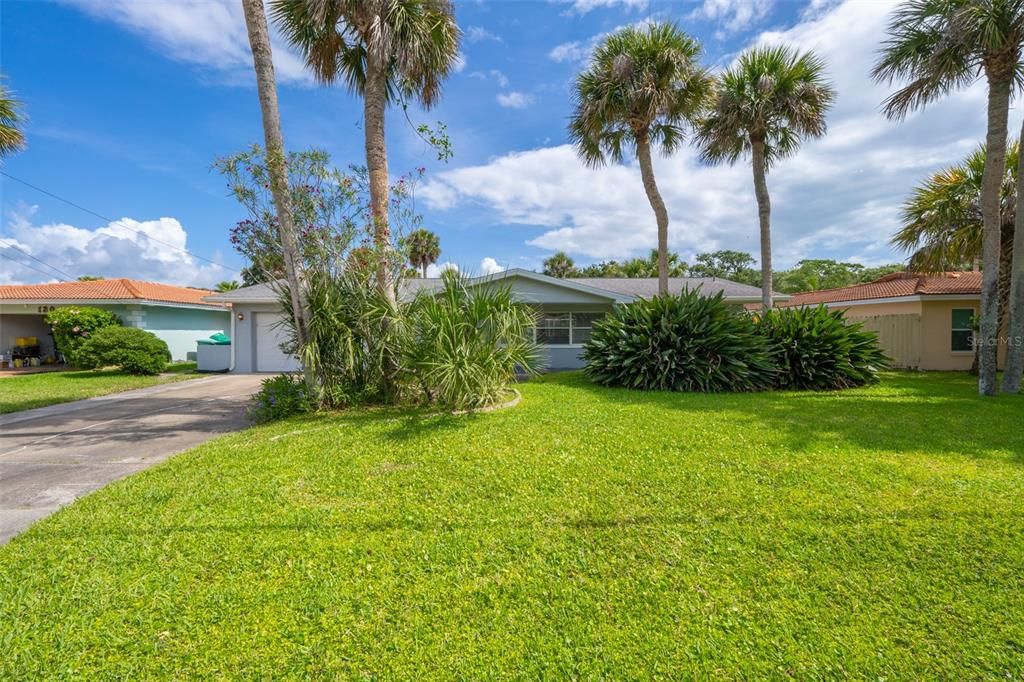 For Sale: $642,000 (4 beds, 2 baths, 1864 Square Feet)