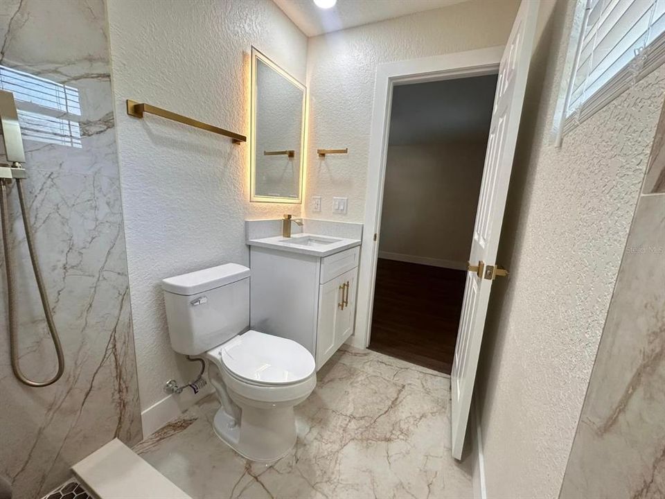 На продажу: $389,000 (3 спален, 2 ванн, 1214 Квадратных фут)