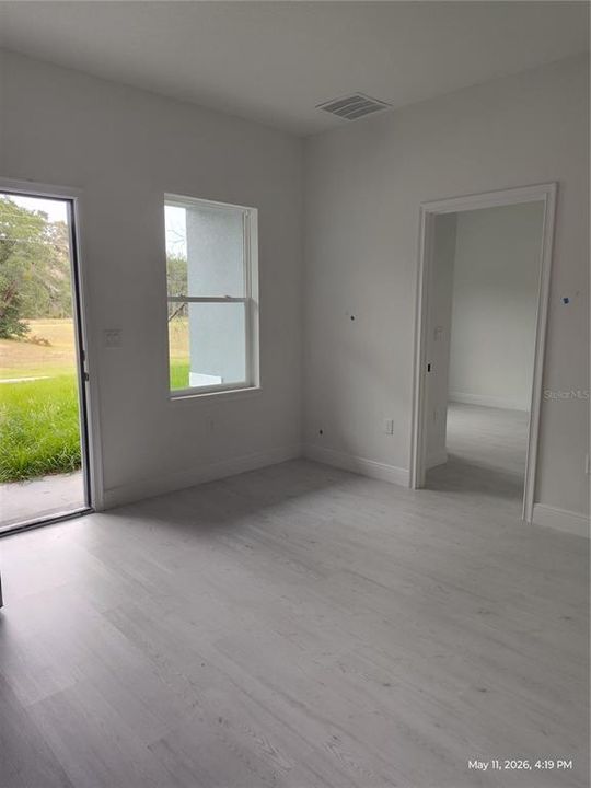 For Rent: $1,800 (4 beds, 2 baths, 1800 Square Feet)