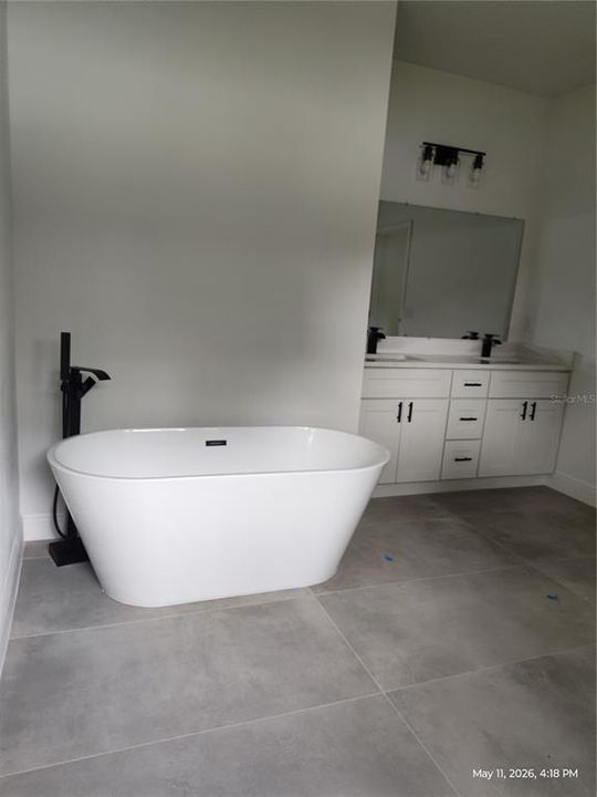 For Rent: $1,800 (4 beds, 2 baths, 1800 Square Feet)