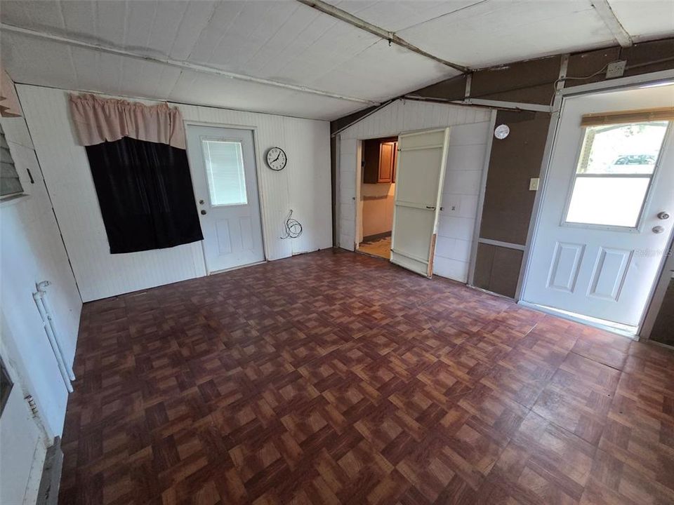 En Venta: $159,900 (2 camas, 1 baños, 892 Pies cuadrados)